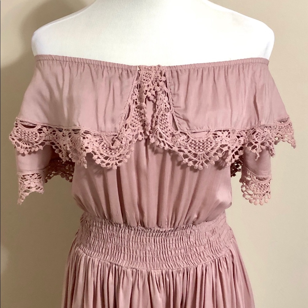 Beautiful Off-the-shoulder Dress - Picture 2 of 7